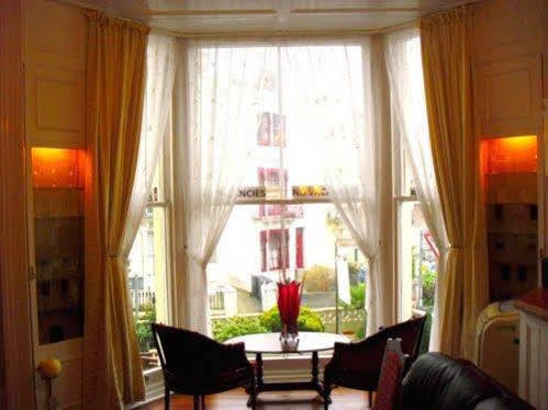 Highlea Guest House Уэстон-сьюпер-Мэр Экстерьер фото